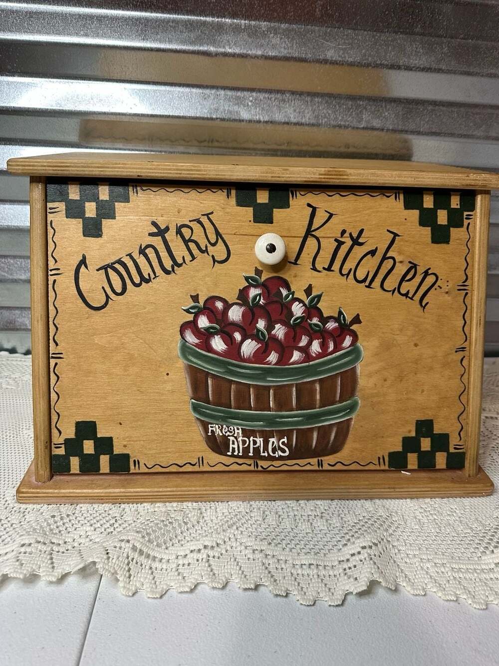Hand-Painted Wooden Apple Bread Box with 'Country Kitchen' Design